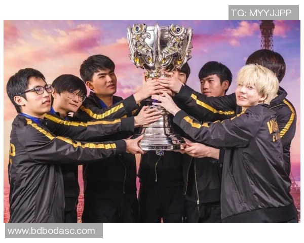 和平精英评论：FPX战队进攻策略分析与成败得失总结