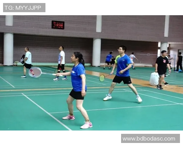 王秀英亲授羽毛球技巧与心得体会助你提升球技的秘密分享