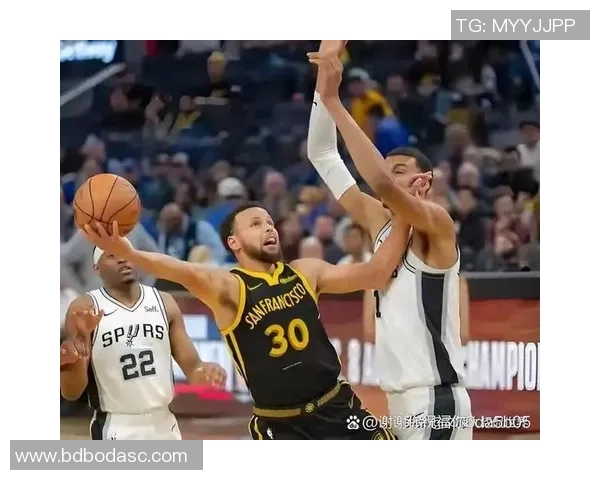 勇士与活塞精彩对决全场比赛录像回顾及精彩瞬间分析 勇士与活塞精彩对决全场比赛录像回顾及精彩瞬间分析