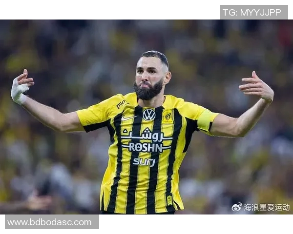 本泽马在新赛季的表现分析及未来发展趋势探讨