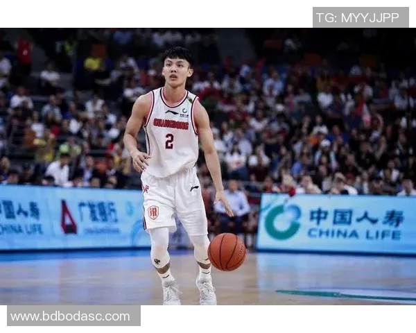 沈梓捷：从青涩少年到篮球场上的璀璨明星之路揭秘