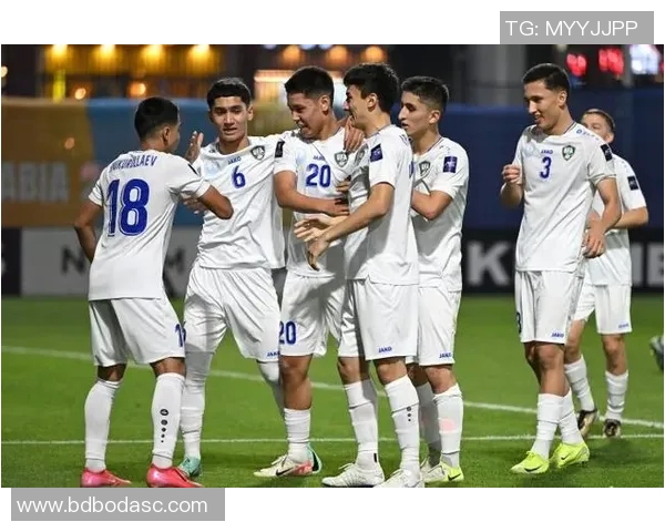 泰国国足与乌兹别克斯坦队的激烈对决展现亚洲足球的魅力与竞争力 泰国国足与乌兹别克斯坦队的激烈对决展现亚洲足球的魅力与竞争力