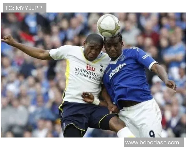 牛津联与朴次茅斯激战正酣比分悬念引人关注