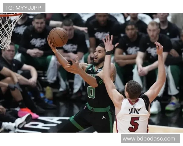 热火与卡尔特人激战正酣谁将赢得东部决赛的荣耀与未来