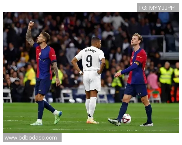 热刺与巴萨精彩对决录播回顾分析赛场亮点与战术解析 热刺与巴萨精彩对决录播回顾分析赛场亮点与战术解析