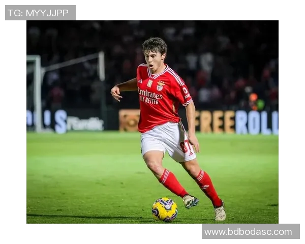 若昂内维斯的足球生涯与未来发展潜力分析