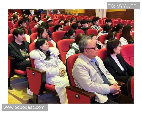 萨林杰的文学世界与人性探讨:从孤独到自我救赎的旅程 萨林杰的文学世界与人性探讨:从孤独到自我救赎的旅程