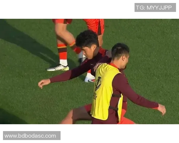 重庆街舞队的进攻策略与风格解析引领街舞热潮