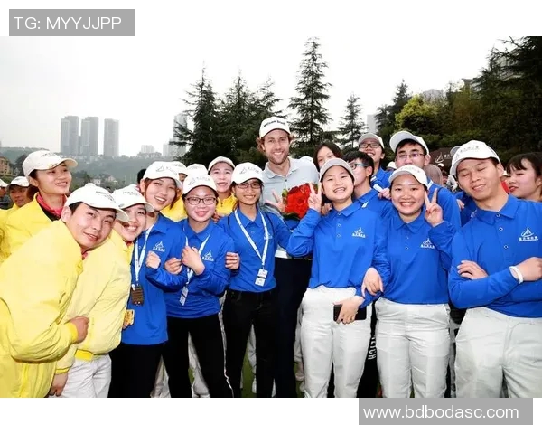 重庆飞盘队在世界攀岩锦标赛中的默契配合与精彩表现分析