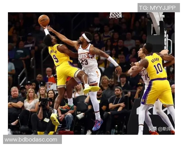 2001年湖人与国王的经典对决回顾与赛季传奇时刻解析 2001年湖人与国王的经典对决回顾与赛季传奇时刻解析